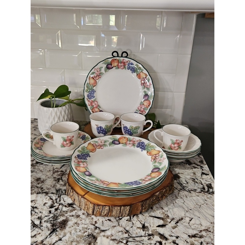 Epoch Market Day (by Noritake)  China Set Fruit Border 16 Pieces